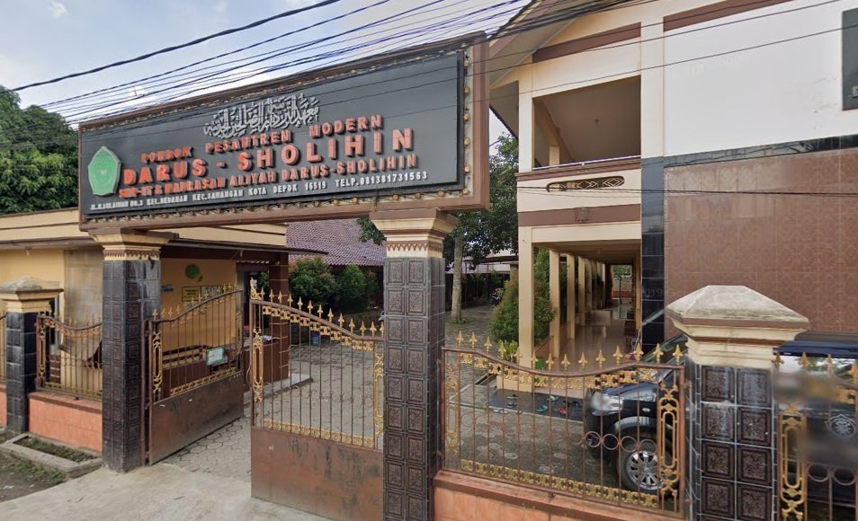Pesantren Modern di Depok (Darus Sholihin)