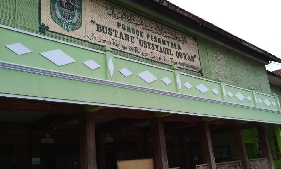 Ponpes Bustanu Usysaqil Quran