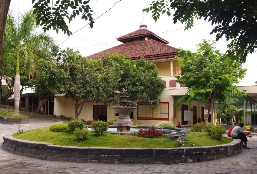 Ponpes Islamic Center bin Baz