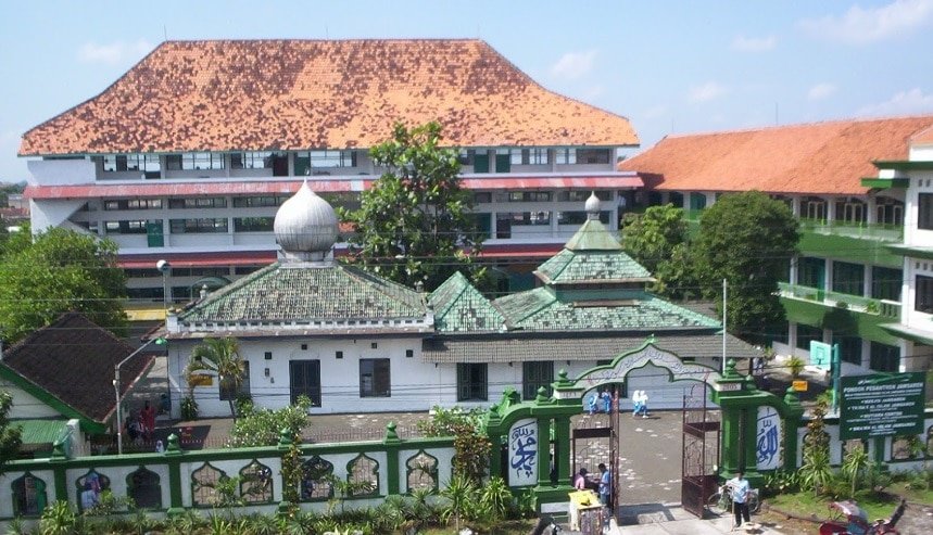 Pesantren Tertua di Solo Indonesia