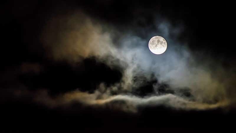 Hikmah dan Manfaat Mengucapkan Selamat Malam