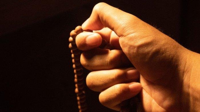 Makna dan Penjelasan Dzikir Bismillahilladzi Layadurru Ma ’Asmihi