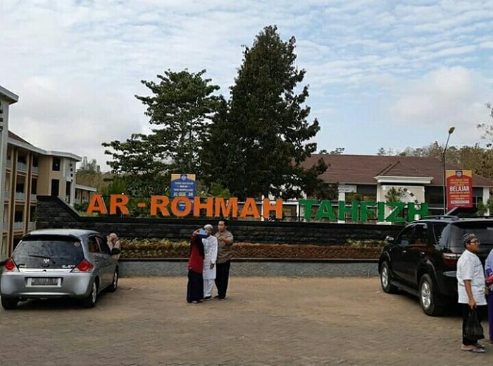 Pesantren Islam Putri Ar-Rohmah