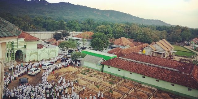 Pondok Pesantren Al-Mubarok Lanbulan