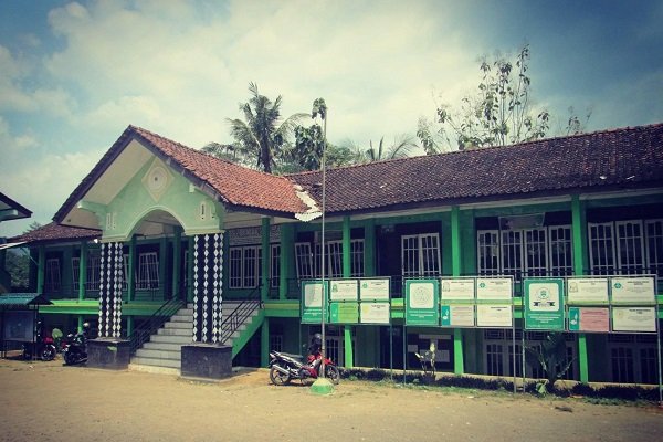 Pondok Pesantren Miftahussholihin Brayut Sigaluh